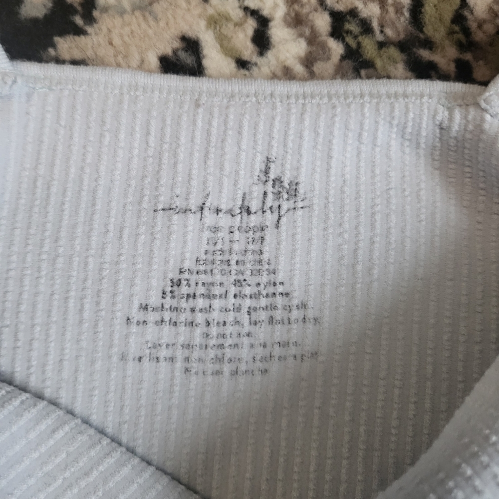 White Ribbed Knit Tank Top - Picture 3 of 4